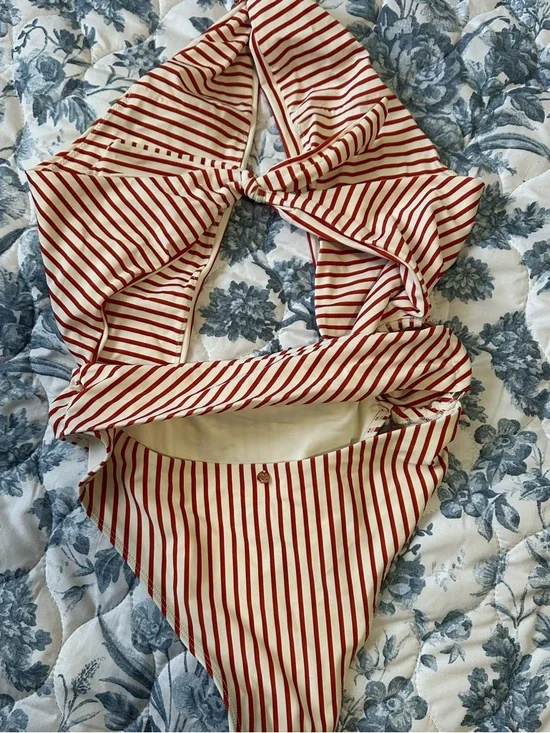 For love and lemons Havana O ring swimsuit striped one piece - Picture 11 of 13